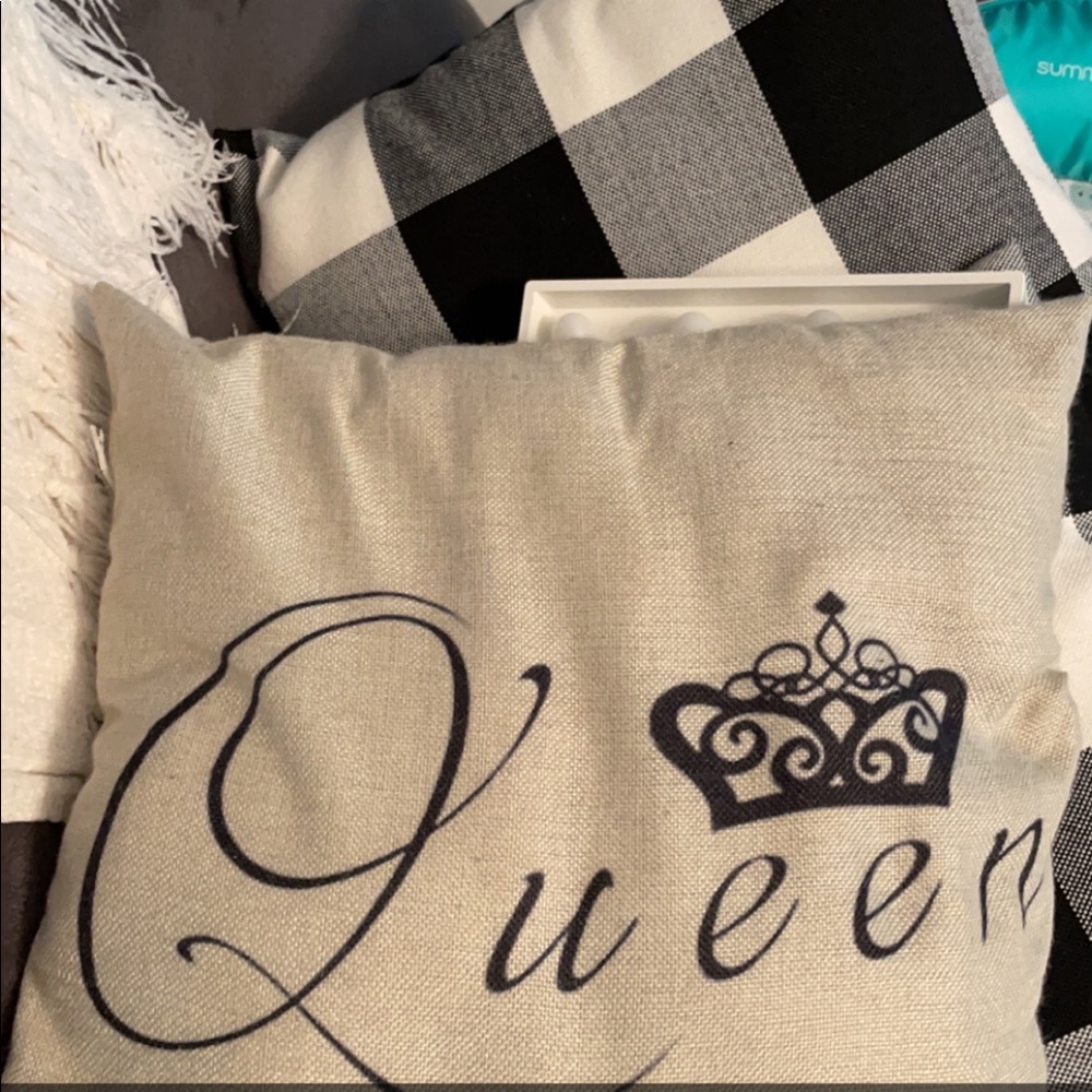 Throw pillow